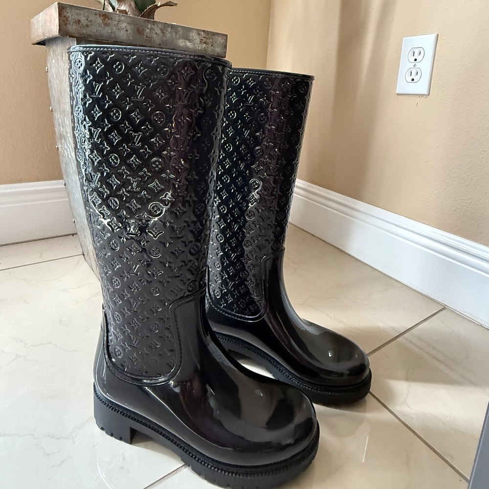 Louis Vuitton Tall High Splash Rainboots Size 37
